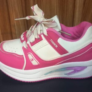 كوتشى بناتى