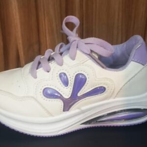 كوتشى بناتى